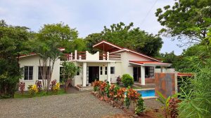 Front View Casa De Hoy